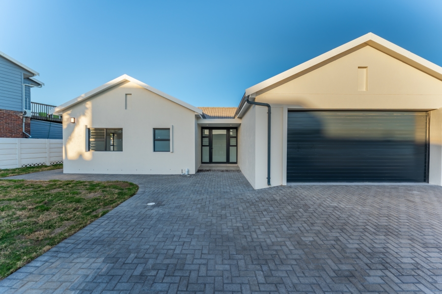 3 Bedroom Property for Sale in Wavecrest Eastern Cape